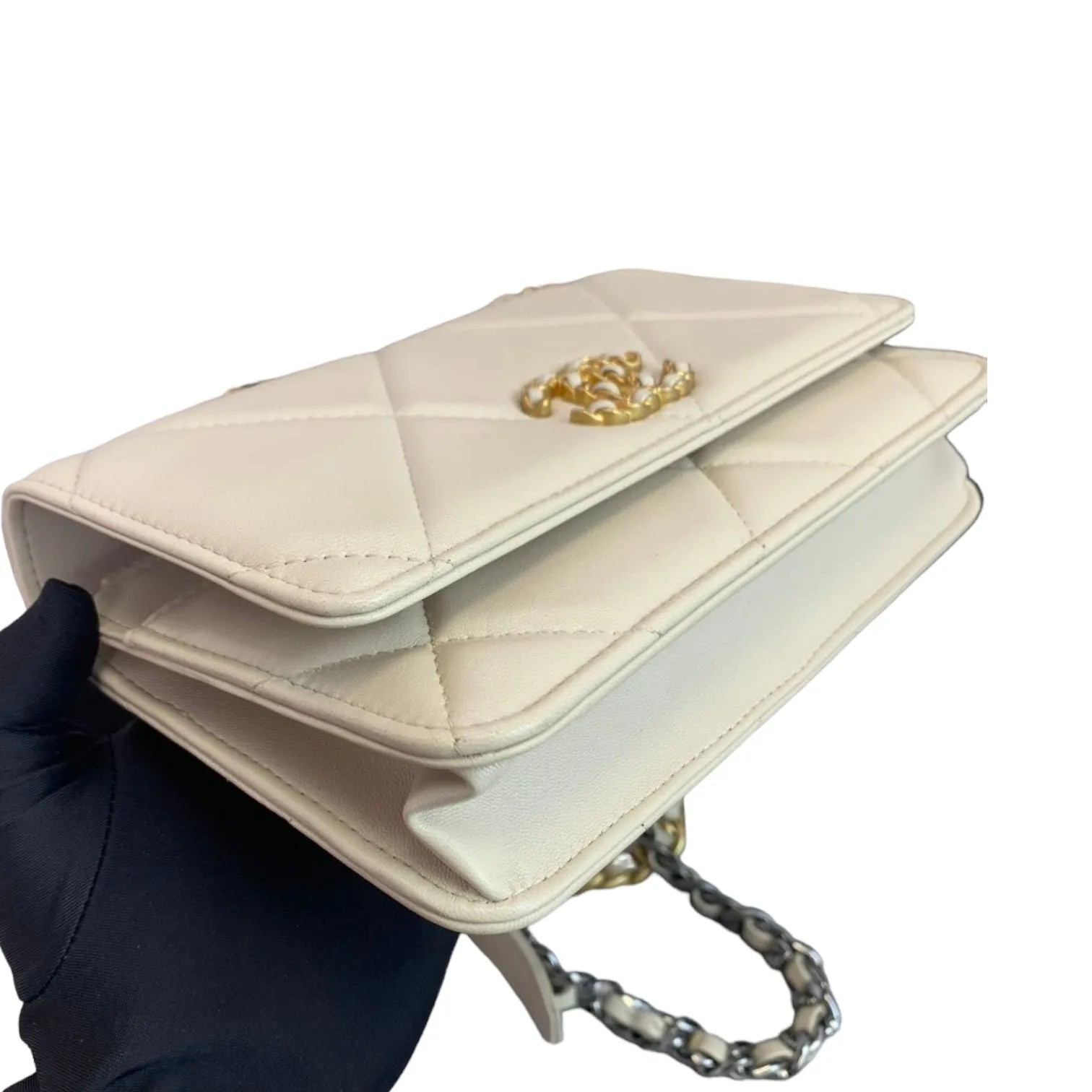 19 Quilted WOC Beige