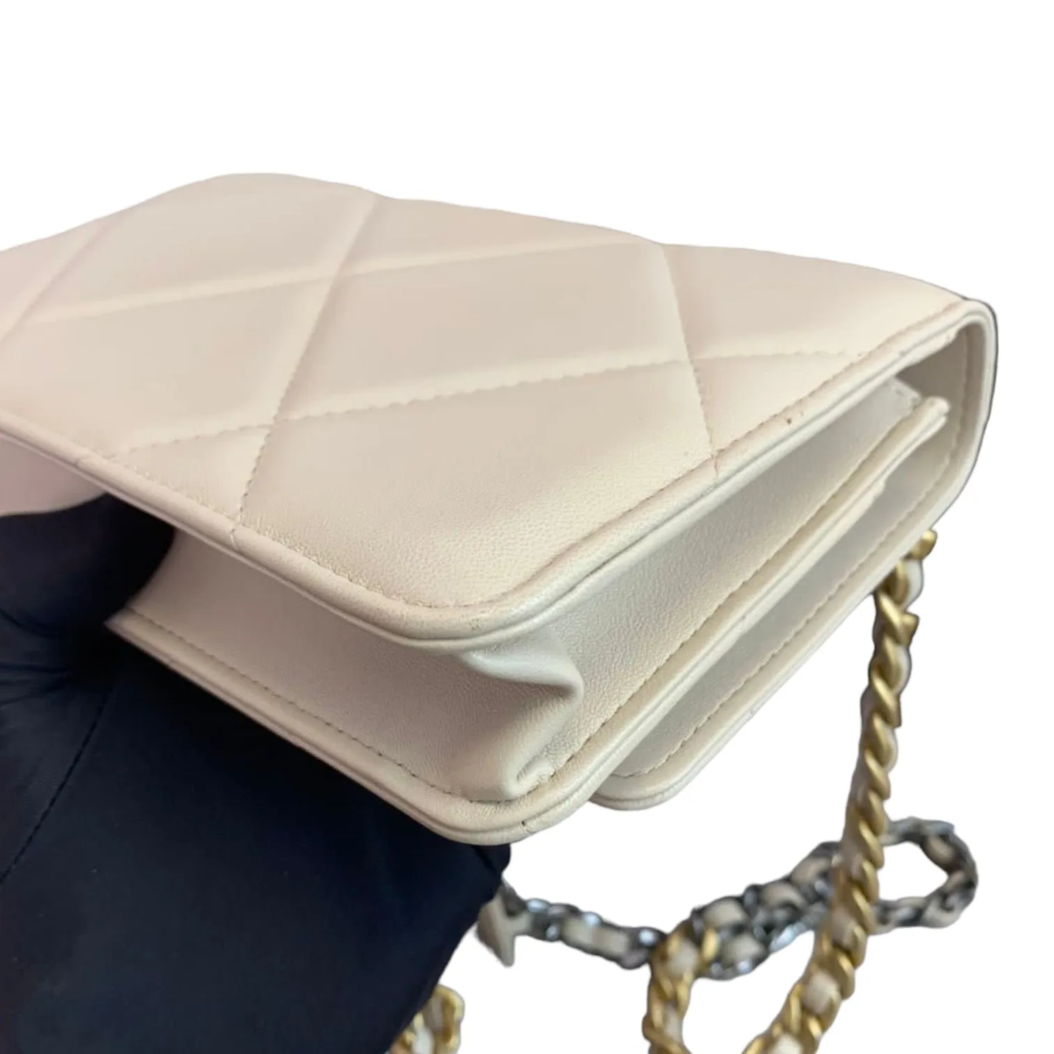 19 Quilted WOC Beige
