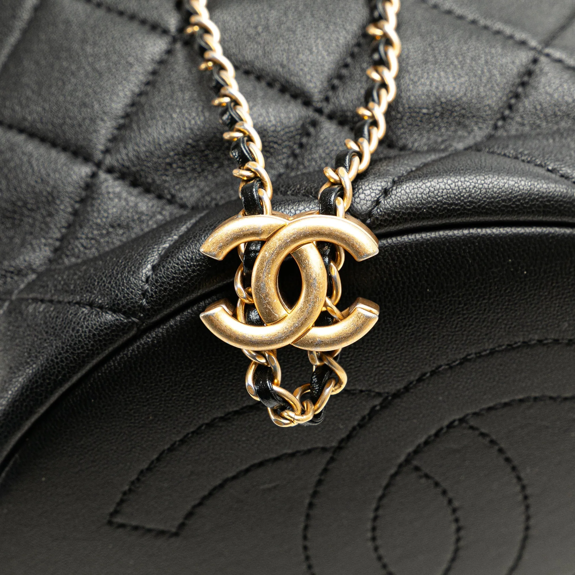 Black Chanel Quilted Lambskin Pearl Crown Drawstring Bucket Bag