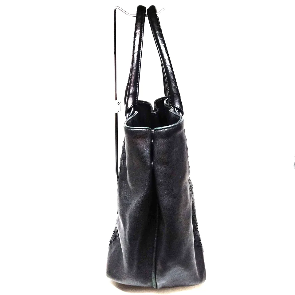 Bottega Veneta Italy. Large BlackI Intrecciato Leather Shoulder Bag