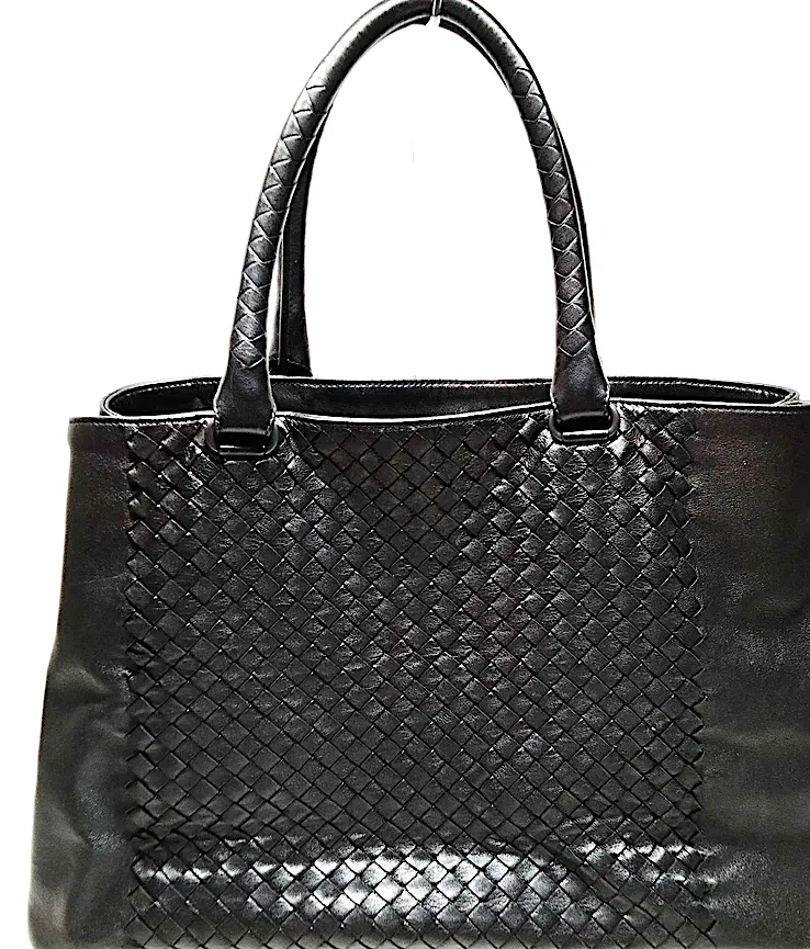 Bottega Veneta Italy. Large BlackI Intrecciato Leather Shoulder Bag