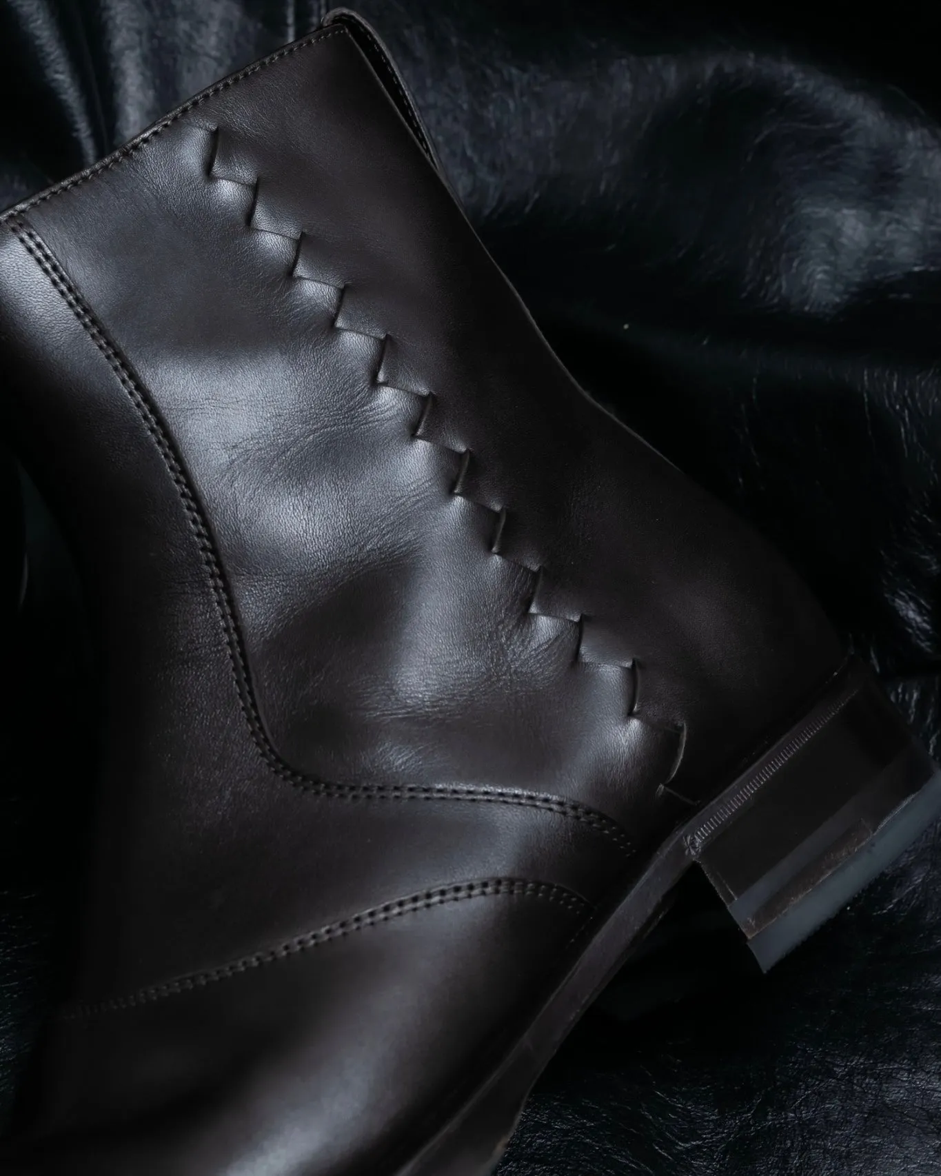 BOTTEGA VENETA round toe intrecciato leather boots