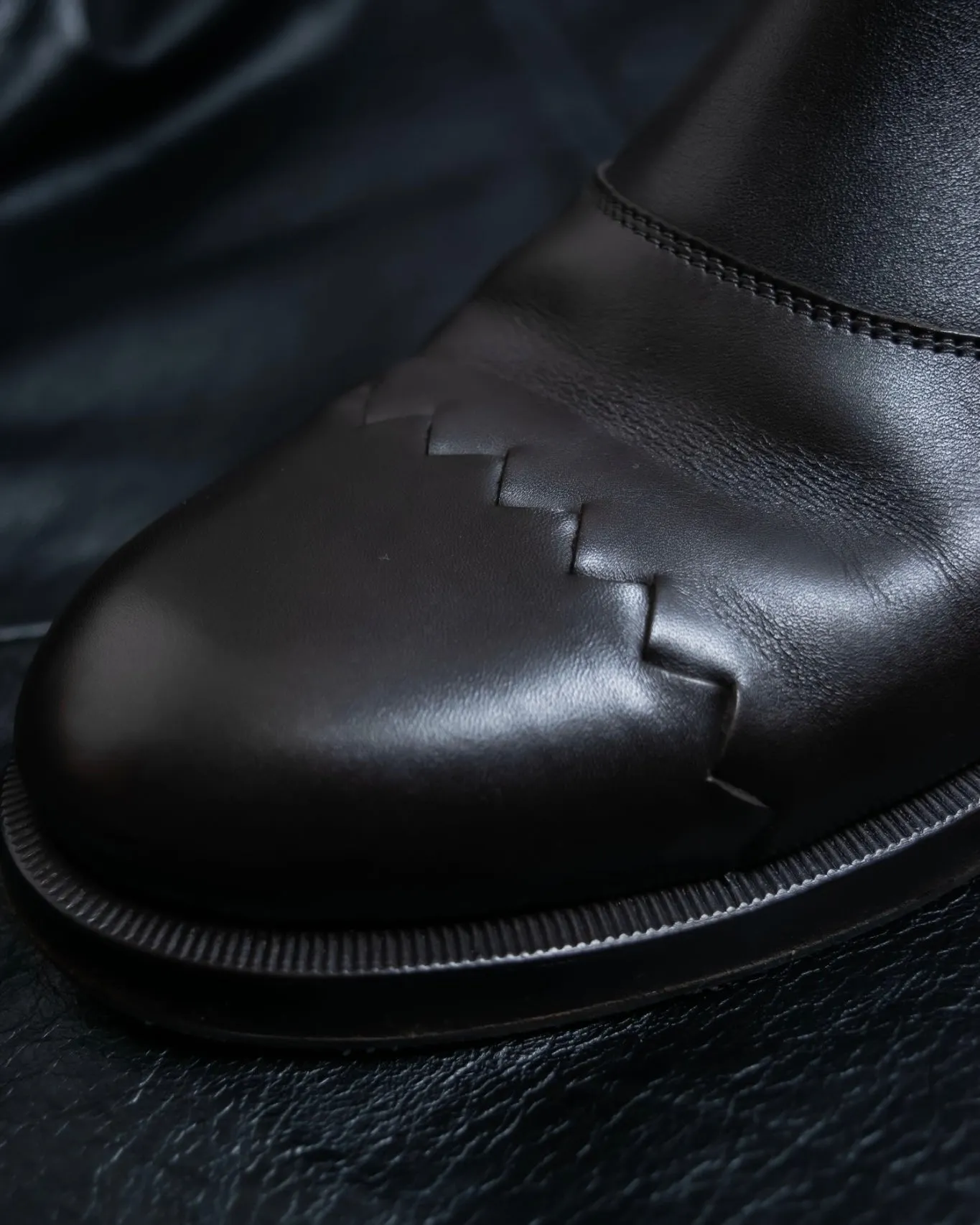 BOTTEGA VENETA round toe intrecciato leather boots
