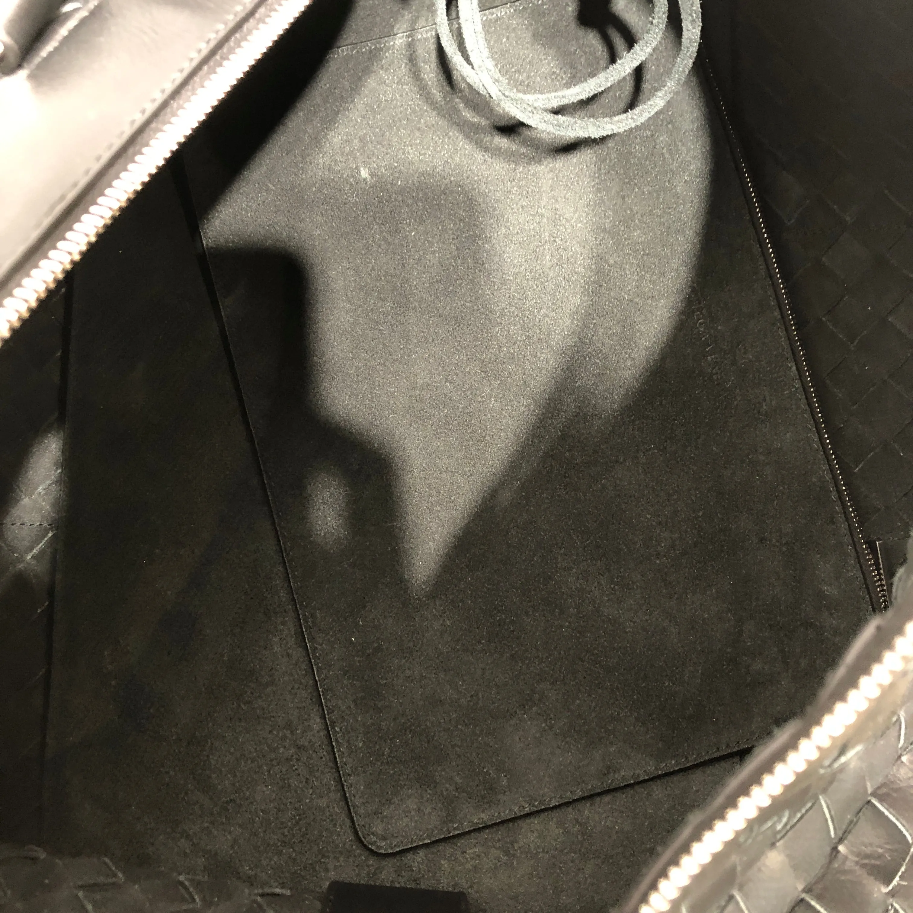 BOTTEGA VENETA/Bag/Plaid/Leather/BLK/MEDIUM INTRECCIATO BAG