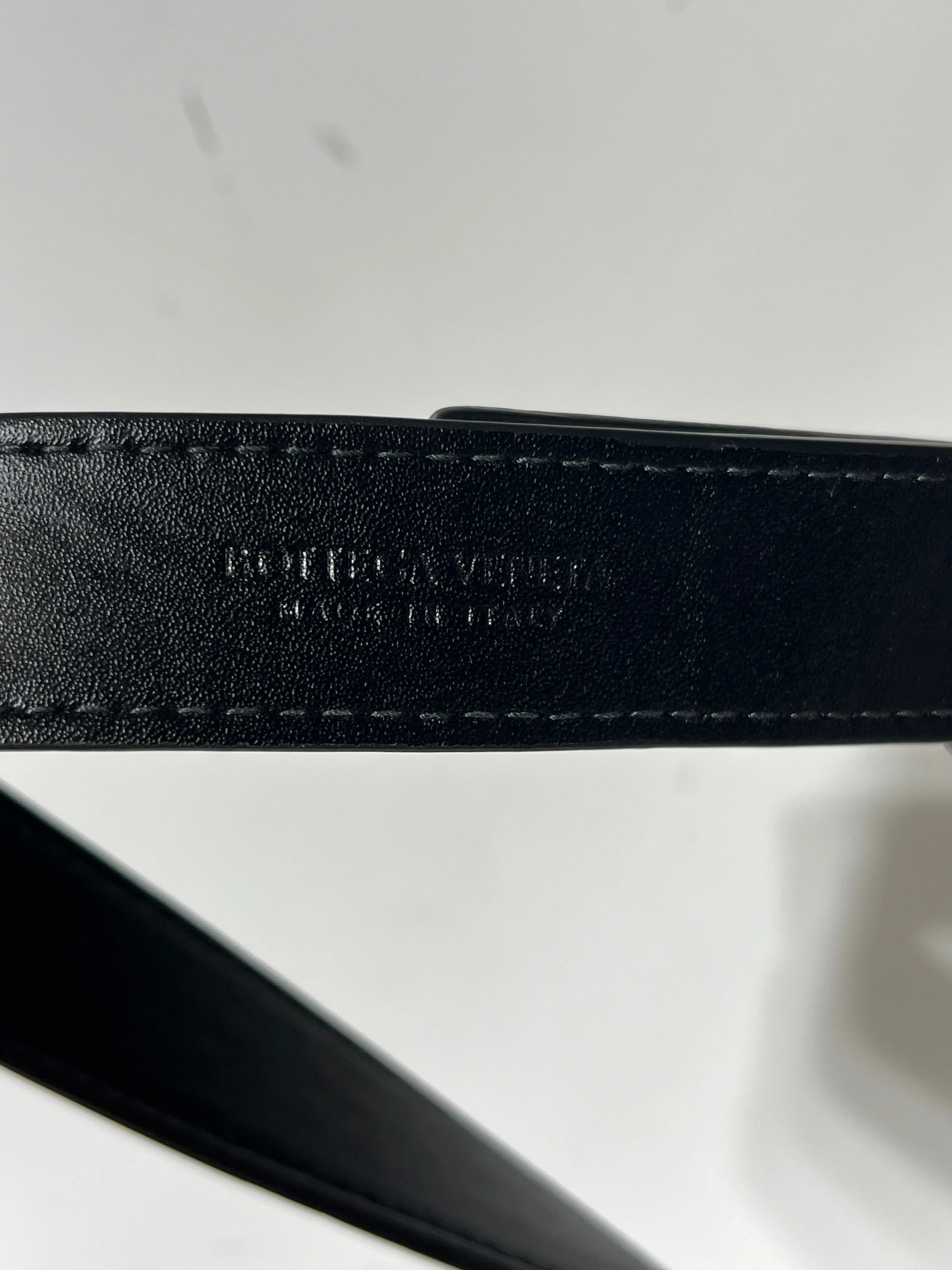 BOTTEGA VENETA/Cross Body Bag/Leather/BLK/CASSETTE BELT BAG