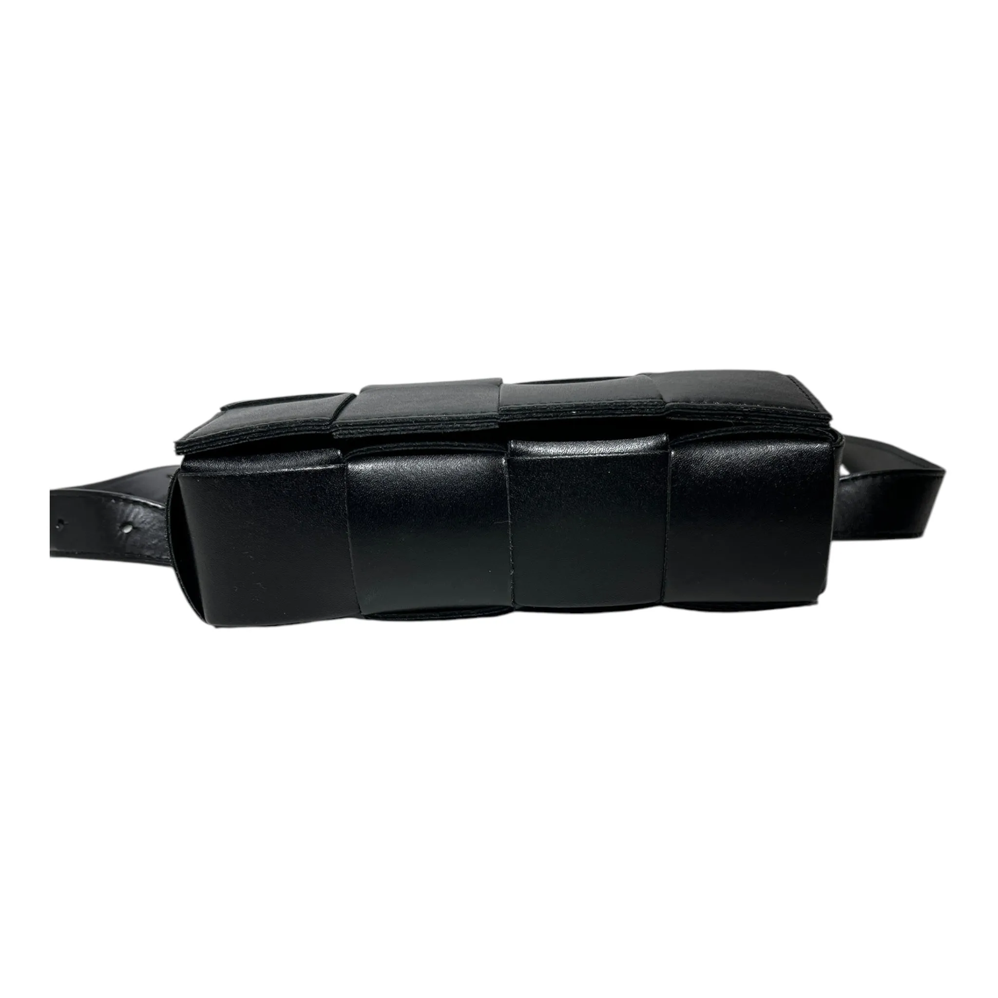 BOTTEGA VENETA/Cross Body Bag/Leather/BLK/CASSETTE BELT BAG
