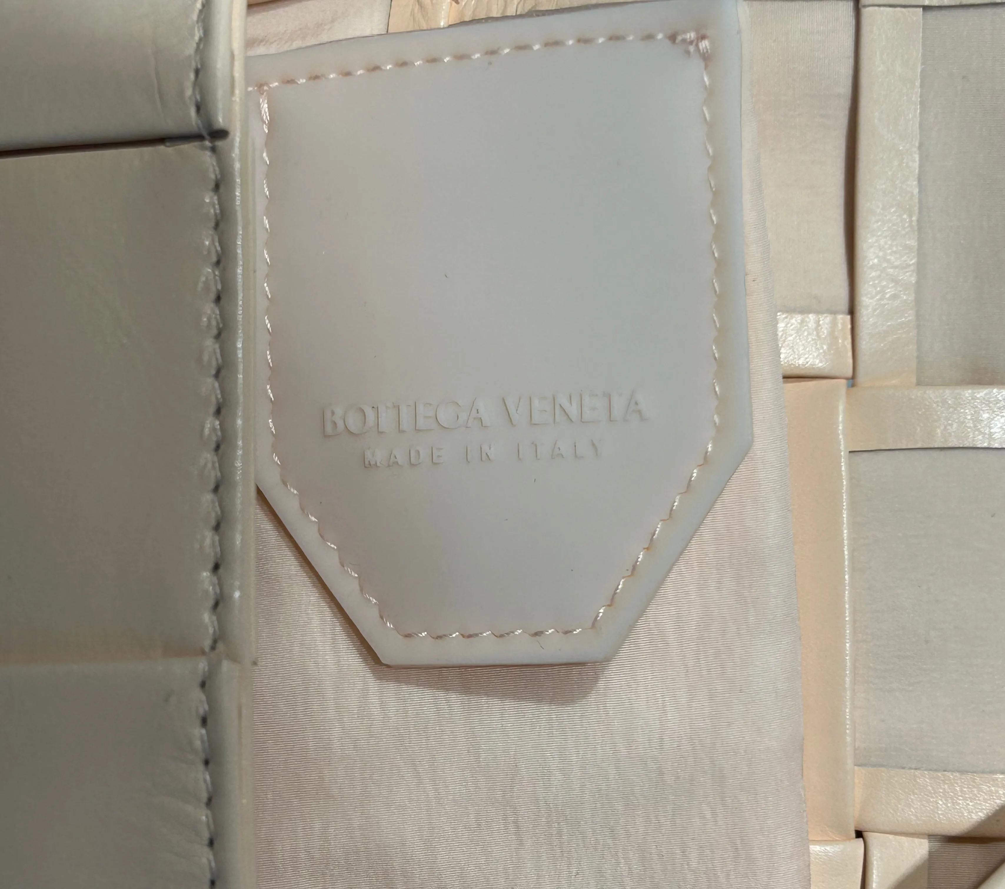 BOTTEGA VENETA/Cross Body Bag/OS/Leather/PNK/Cassette Mini
