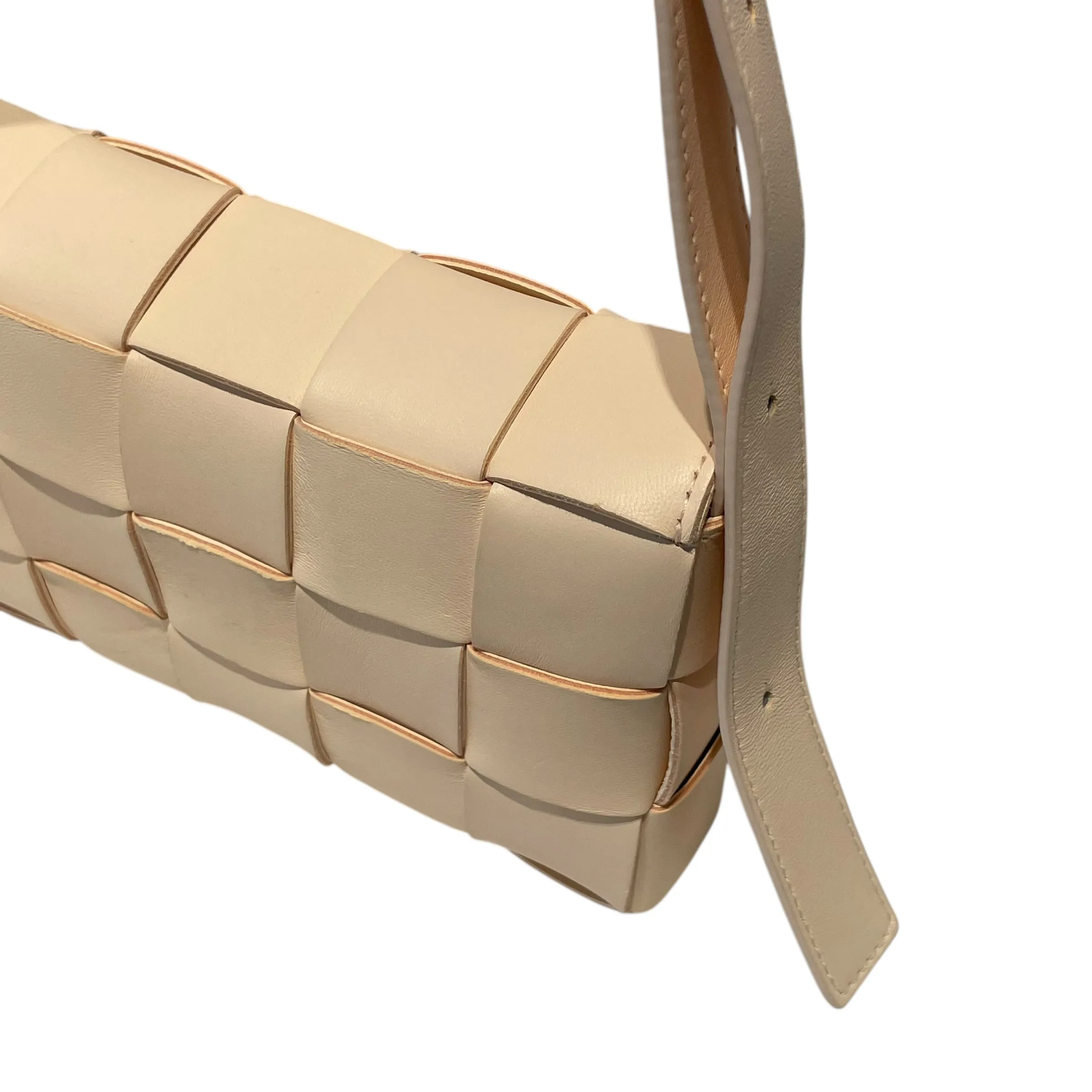 BOTTEGA VENETA/Cross Body Bag/S/Leather/CRM/cassette
