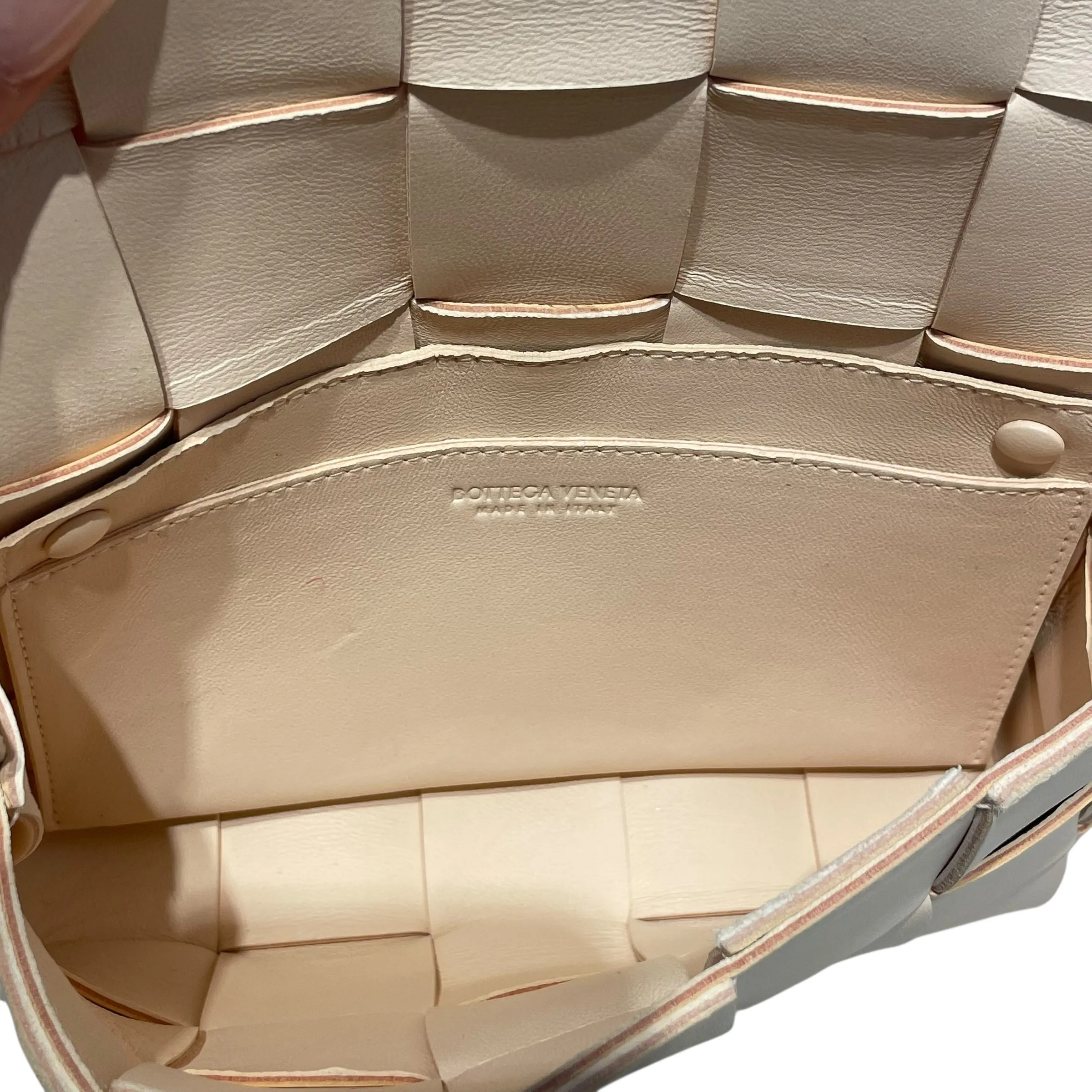 BOTTEGA VENETA/Cross Body Bag/S/Leather/CRM/cassette