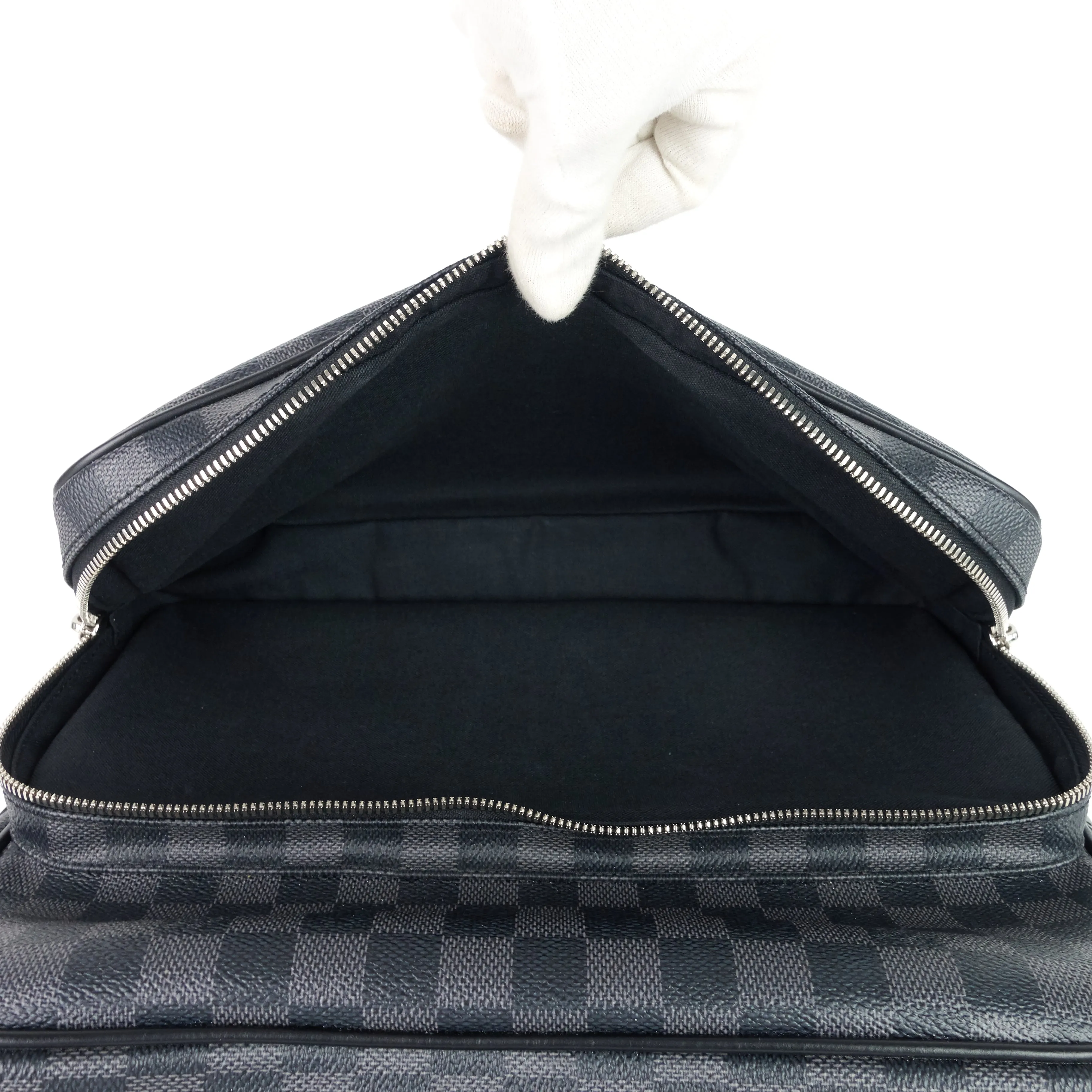 Leoh Damier Graphite Canvas Messenger Bag
