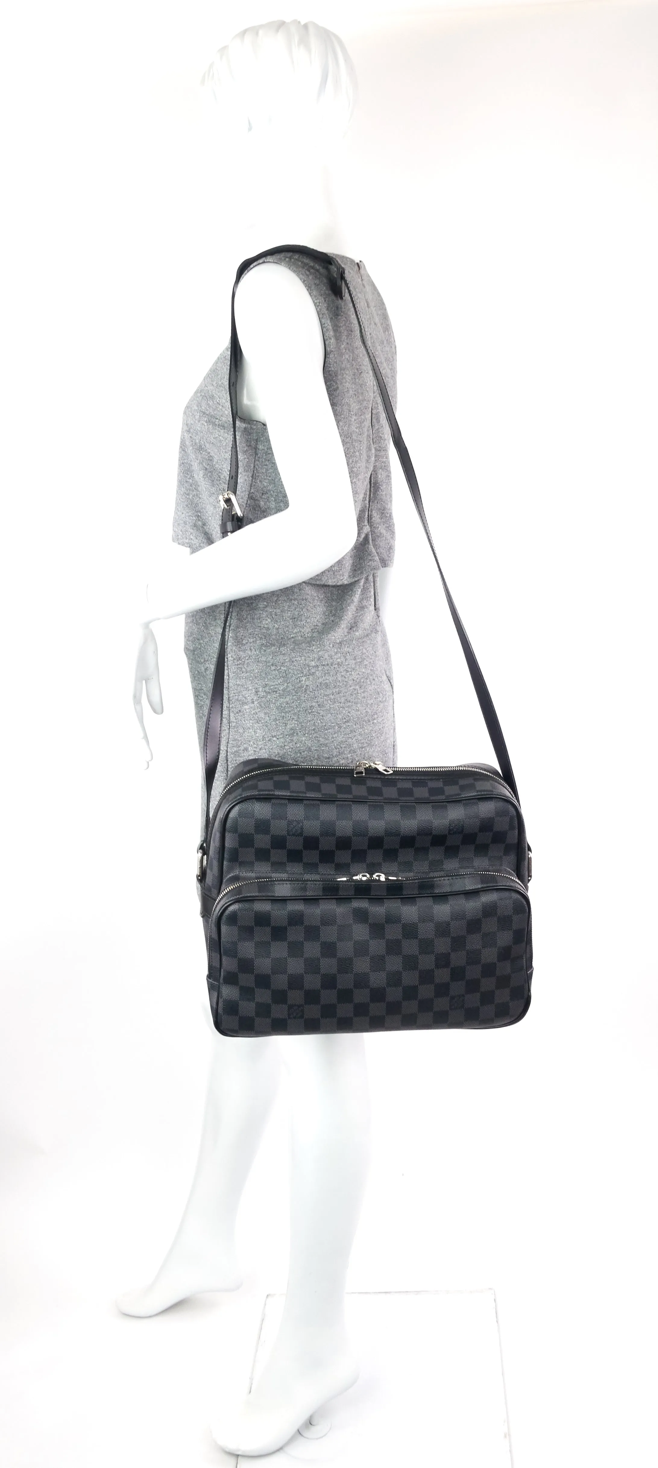 Leoh Damier Graphite Canvas Messenger Bag