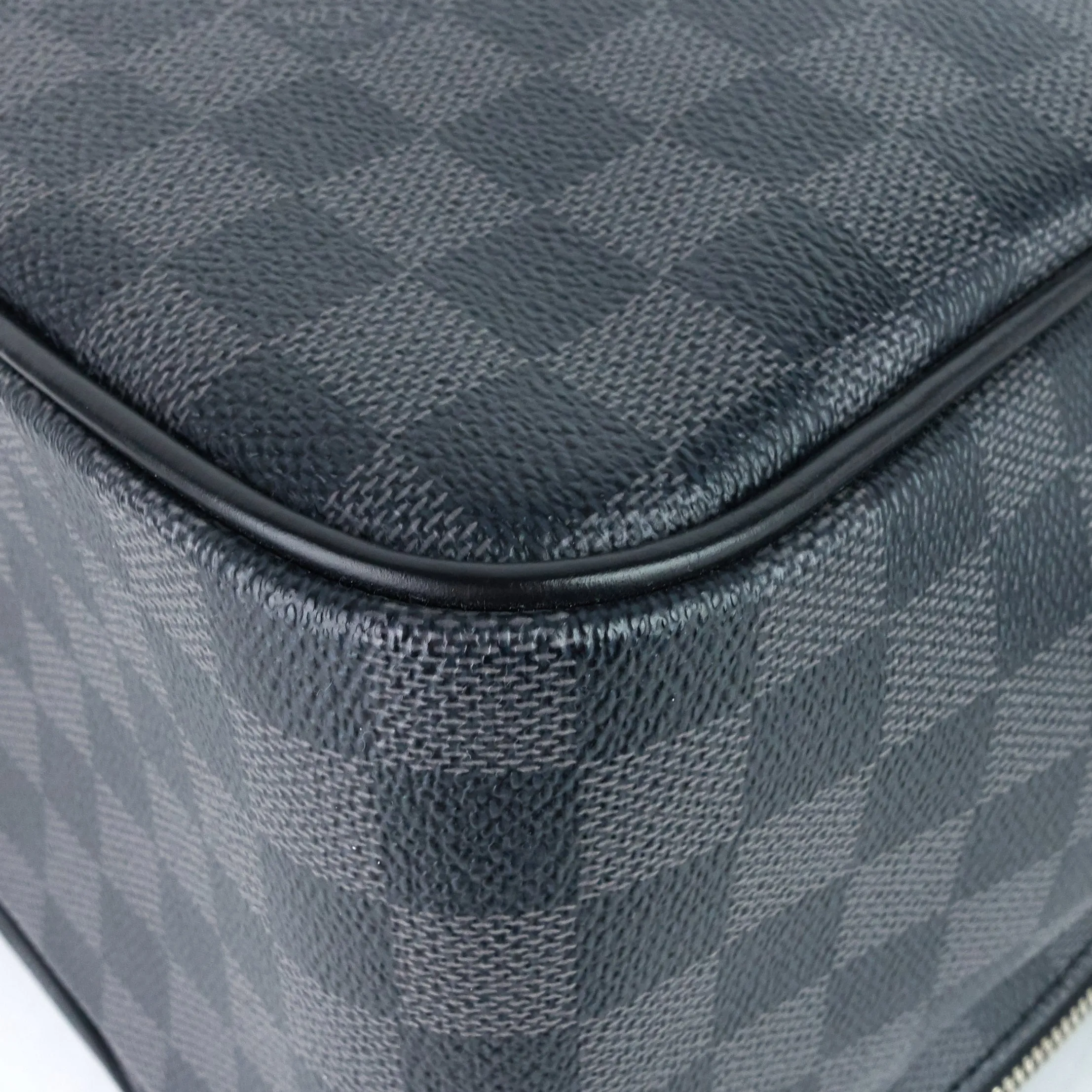 Leoh Damier Graphite Canvas Messenger Bag