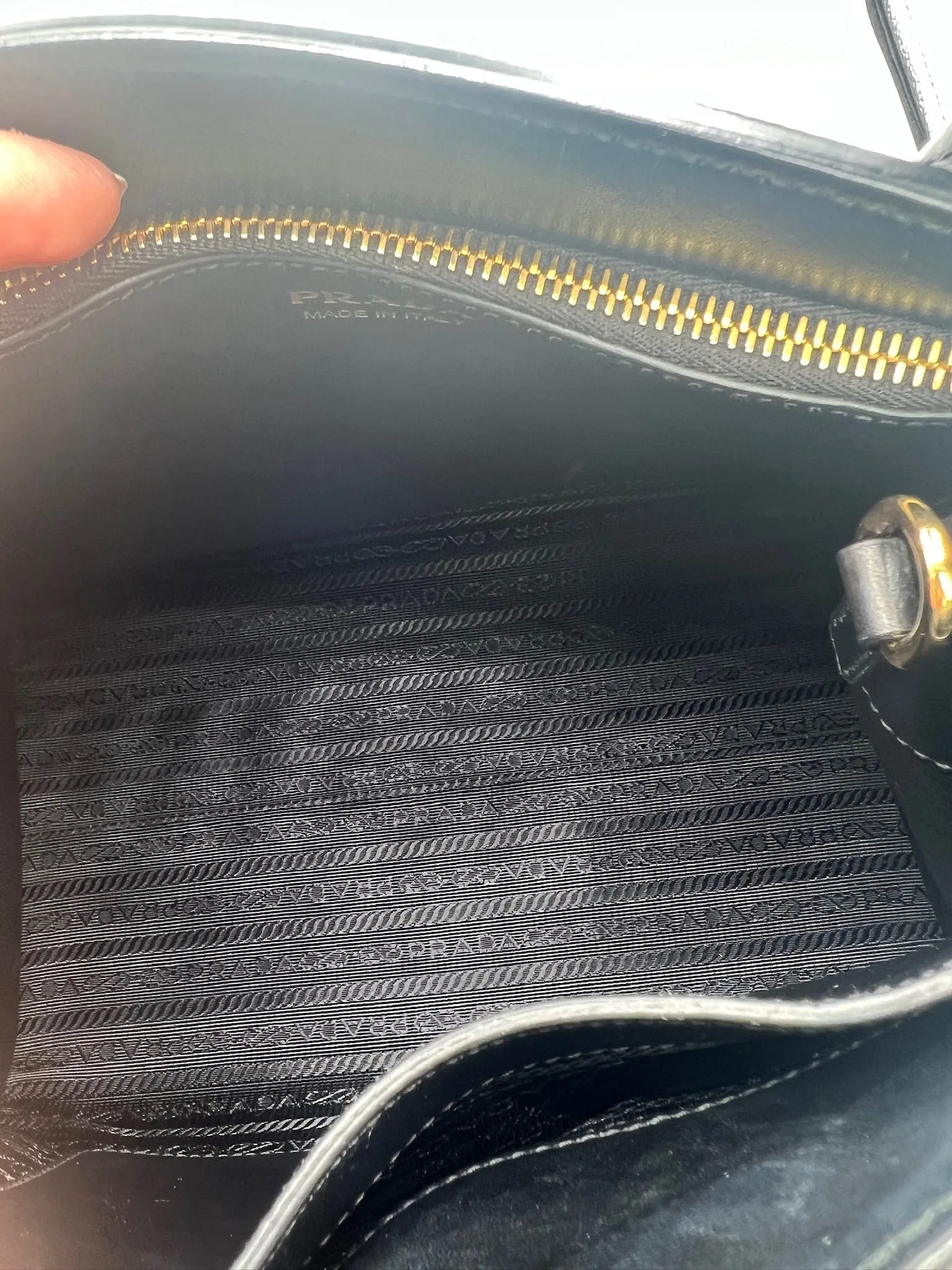 PRADA - Black Leather Monochrome Tote Bag
